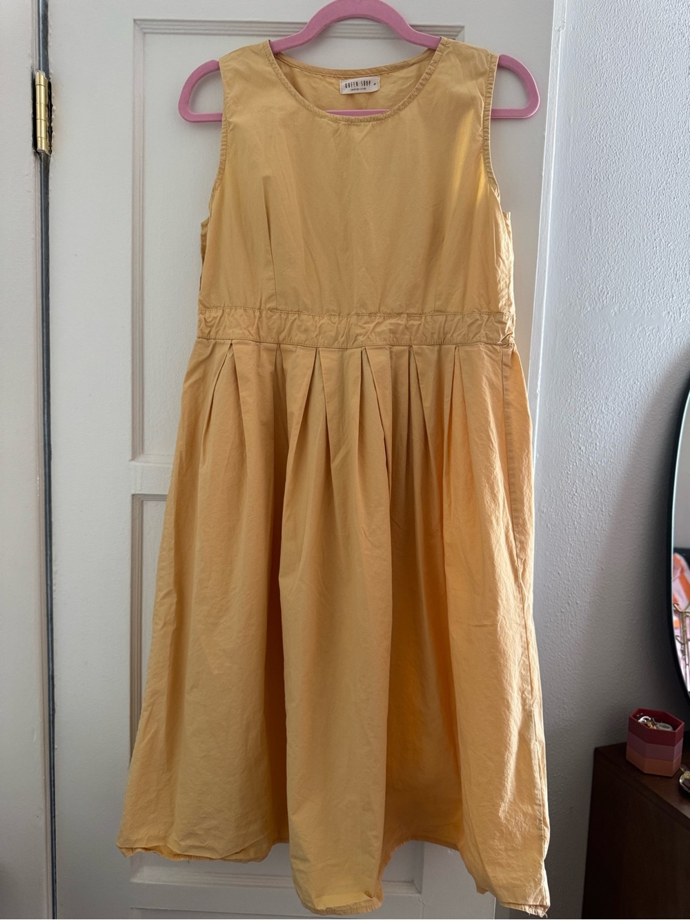 Women’s Yellow Sleeveless Pleated Dress